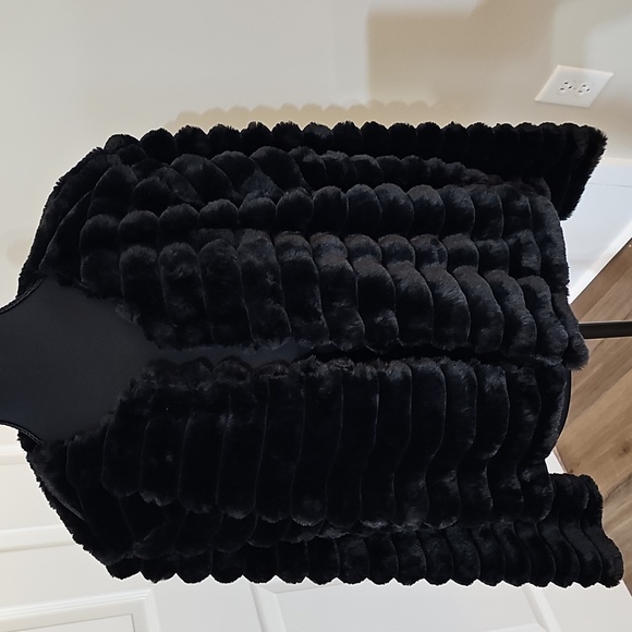 Jacket - Picture 3 of 16